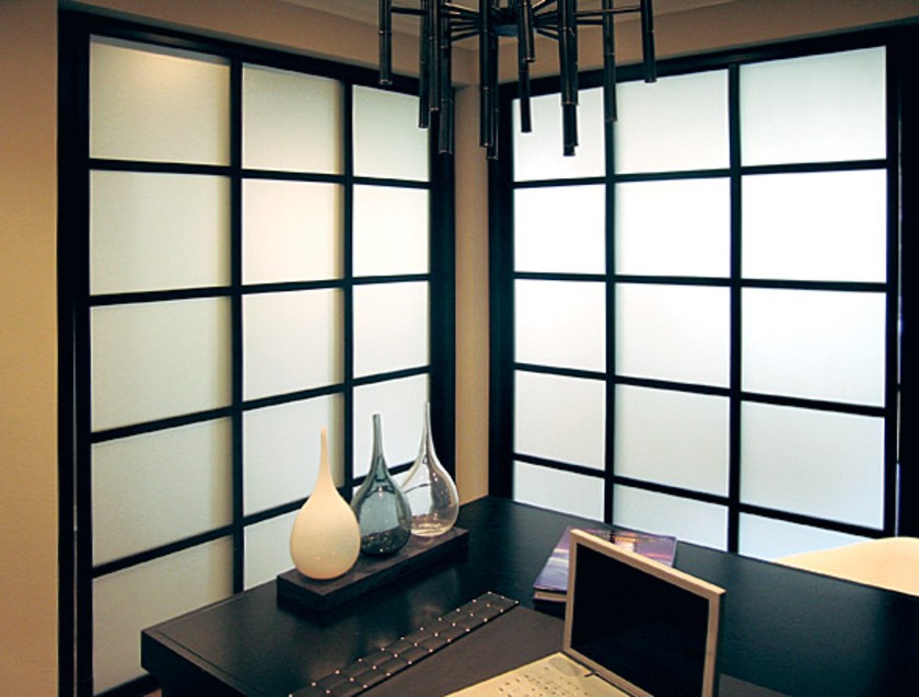 Угловая перегородка в японском стиле с матовым стеклом Туапсе