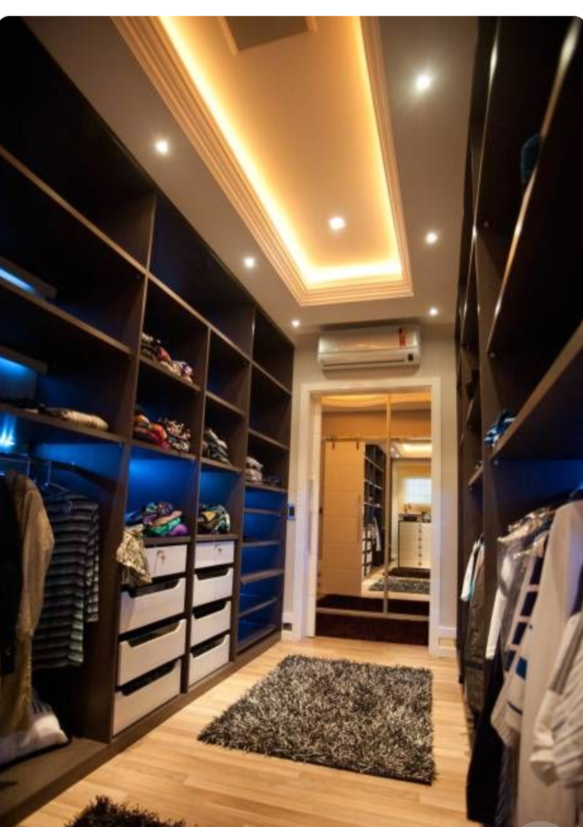 Большая открытая гардеробная комната с комбинированным наполнением Туапсе