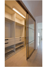 Линейная гардеробная комната с дверями купе Туапсе