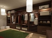 Классическая гардеробная комната из массива с подсветкой Туапсе